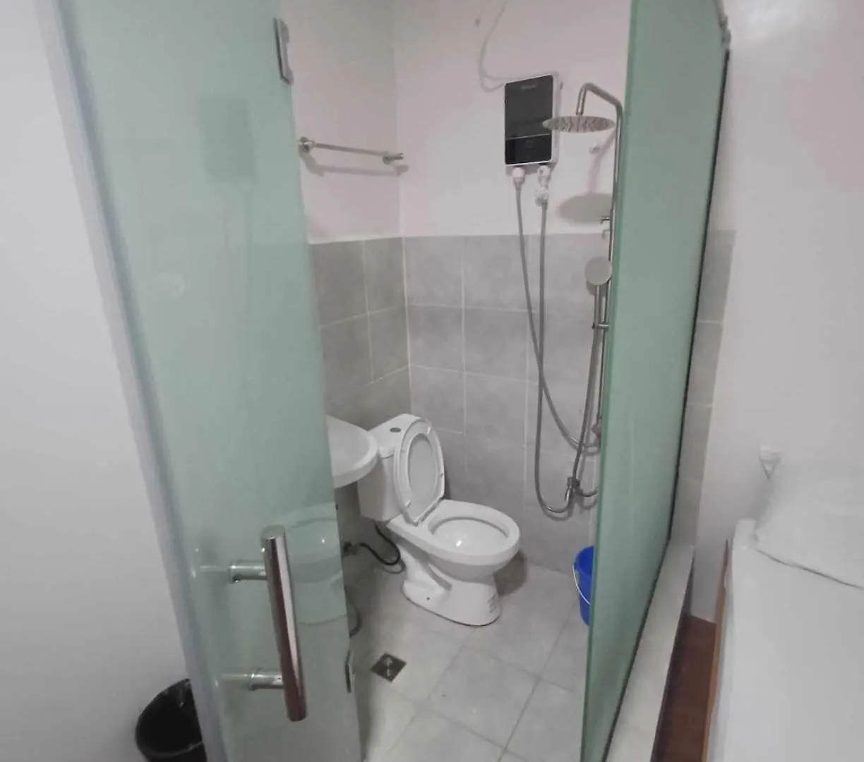 Szálloda Gren Place Near Baclaran Airport Road By Reddoorz Manila